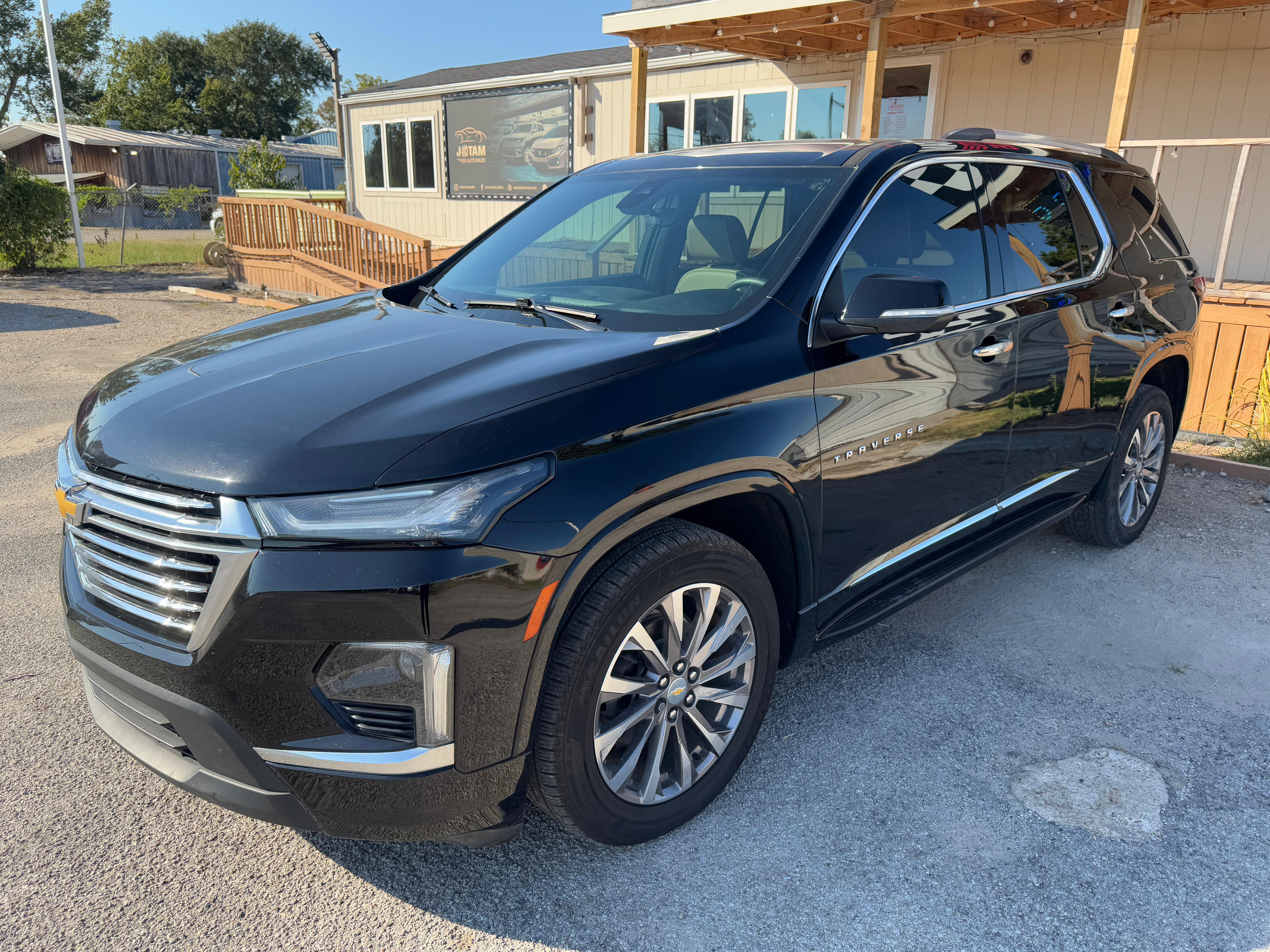 2022 Chevrolet Traverse Premier's photo