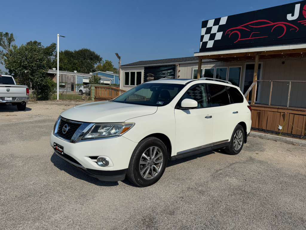 2016 Nissan Pathfinder SL's photo