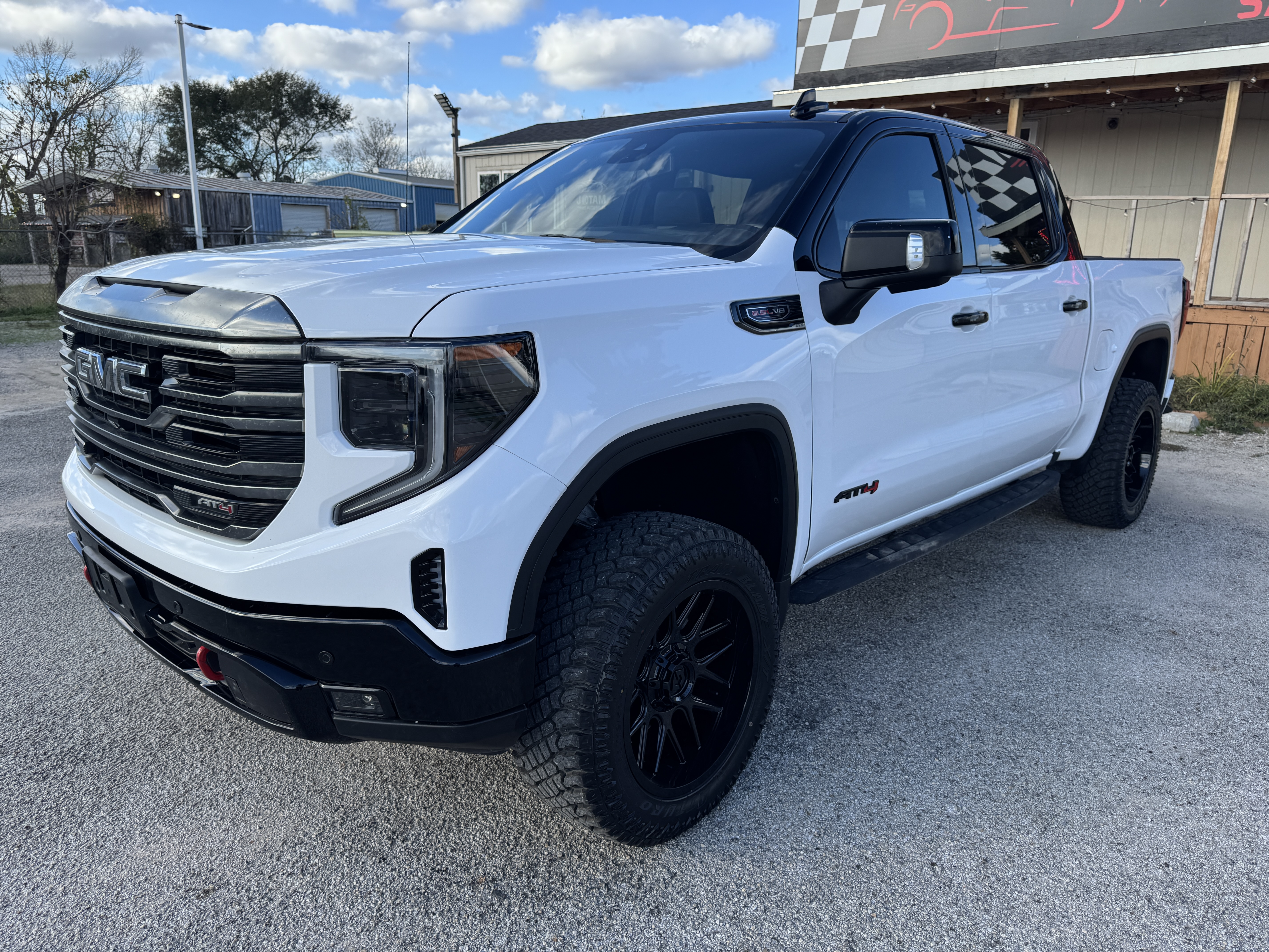 2023 GMC Sierra 1500 AT4's photo