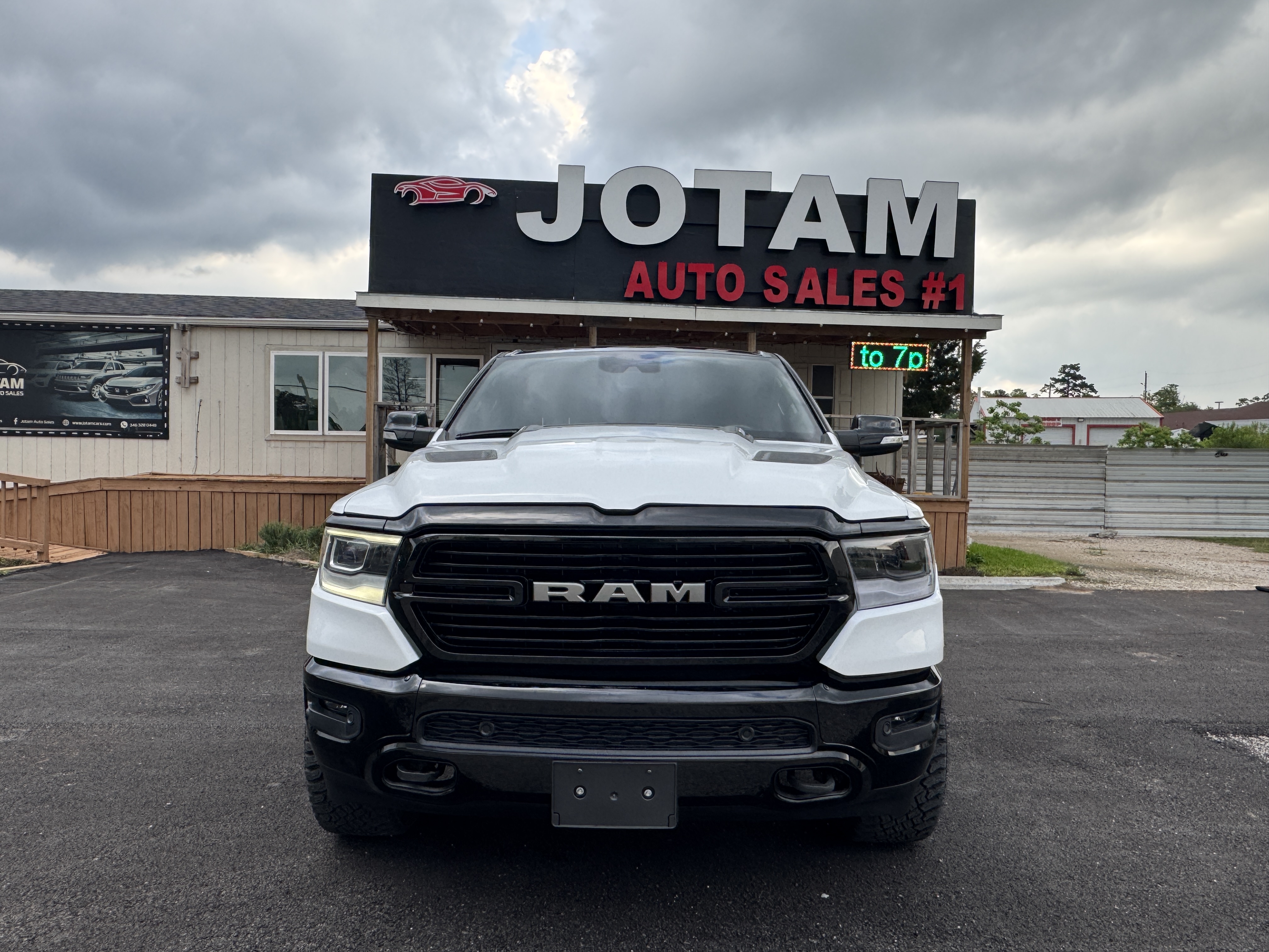 2021 RAM 1500 Laramie 4x4 Crew Cab 5'7's photo