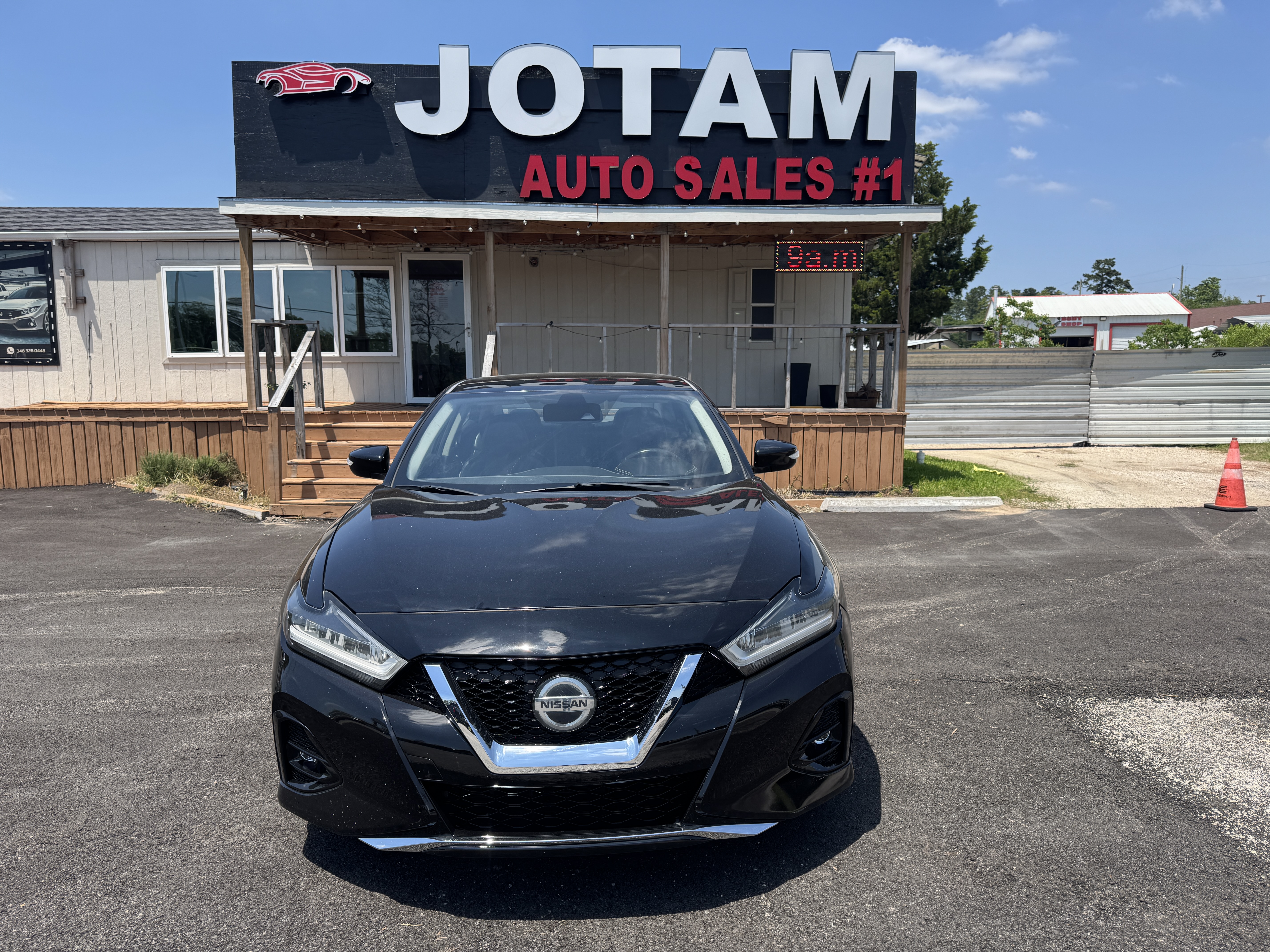 2021 Nissan Maxima SV's photo
