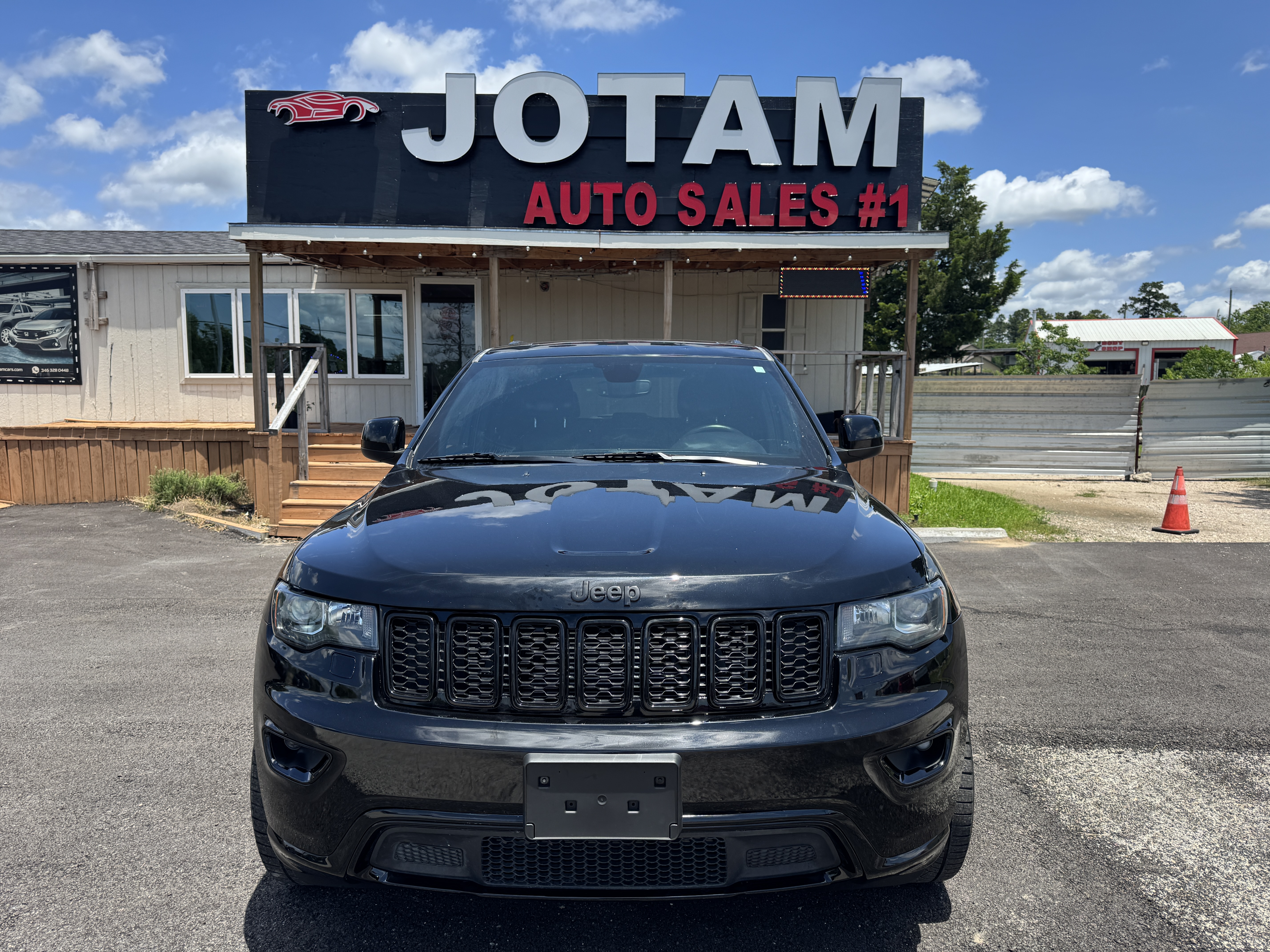 2019 Jeep Grand Cherokee Altitude's photo